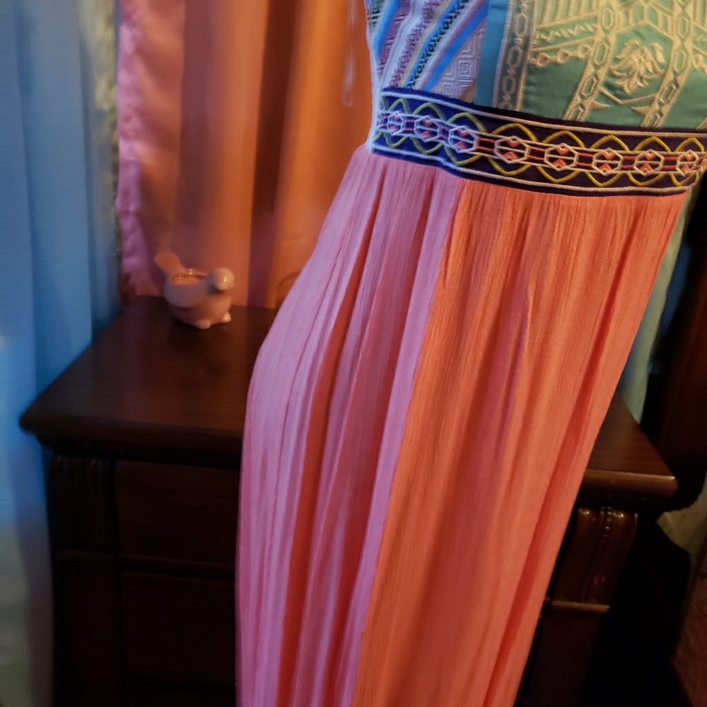 Dress - Picture 2 of 4
